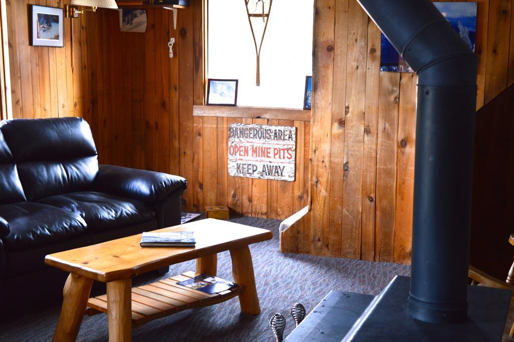 Red Shutter Inn Rossland Exterior foto